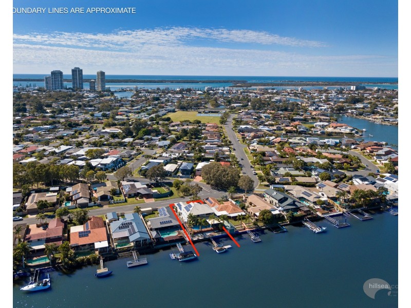 8 Anchorage Way, Biggera Waters QLD 4216