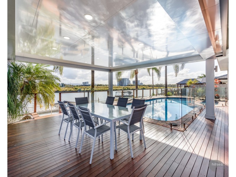 8 Anchorage Way, Biggera Waters QLD 4216