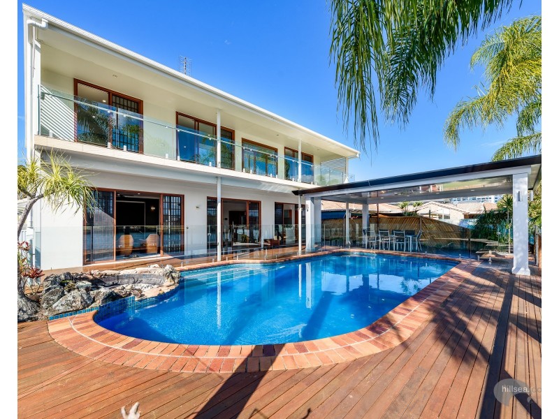 8 Anchorage Way, Biggera Waters QLD 4216