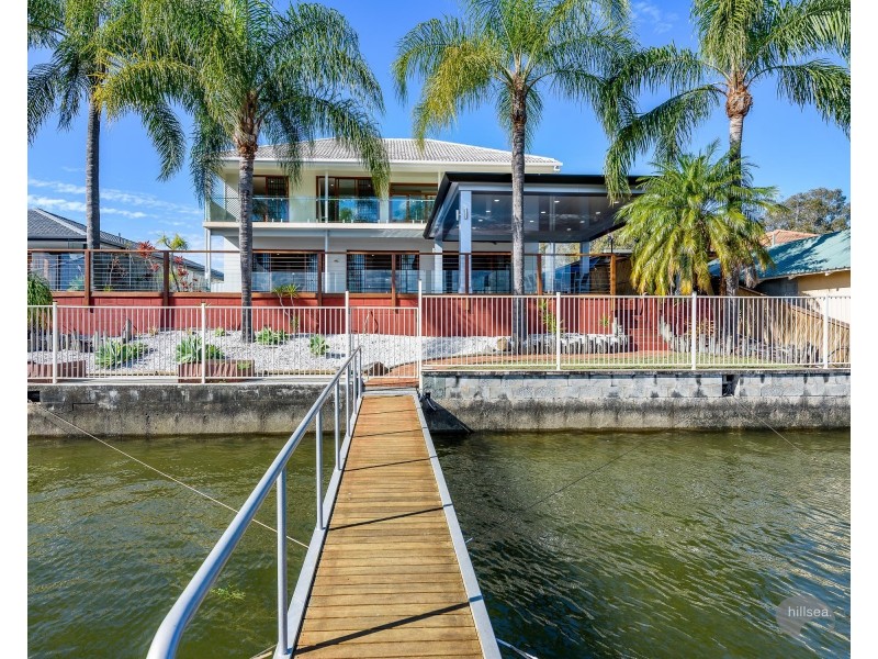 8 Anchorage Way, Biggera Waters QLD 4216