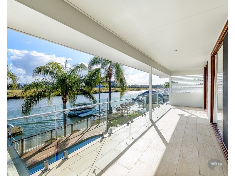 8 Anchorage Way, Biggera Waters QLD 4216