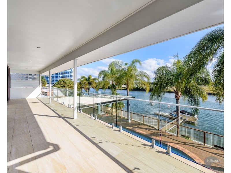 8 Anchorage Way, Biggera Waters QLD 4216