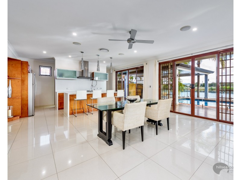 8 Anchorage Way, Biggera Waters QLD 4216