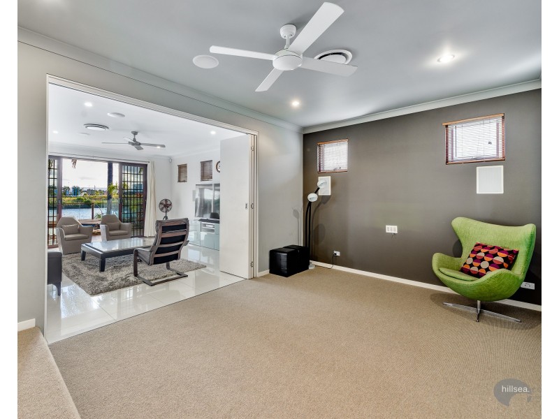 8 Anchorage Way, Biggera Waters QLD 4216