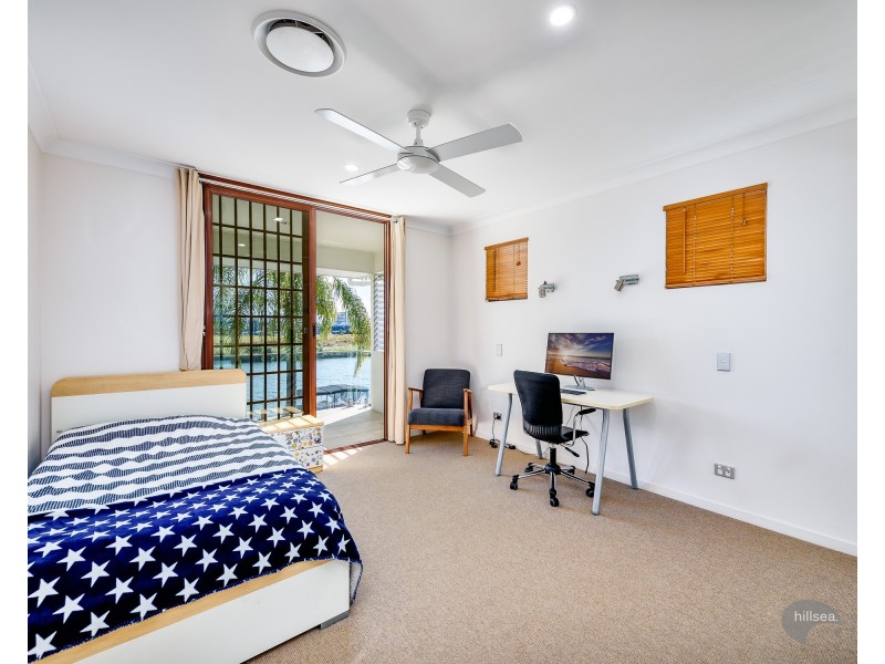 8 Anchorage Way, Biggera Waters QLD 4216