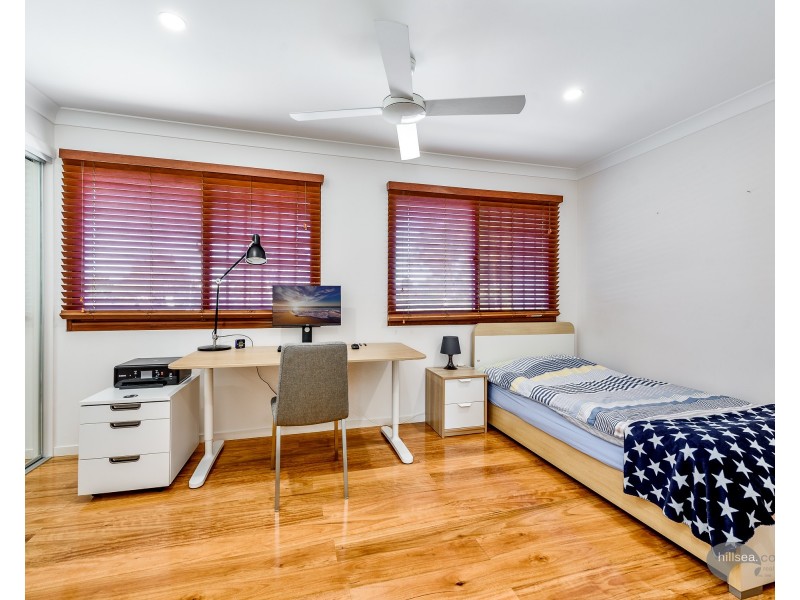 8 Anchorage Way, Biggera Waters QLD 4216