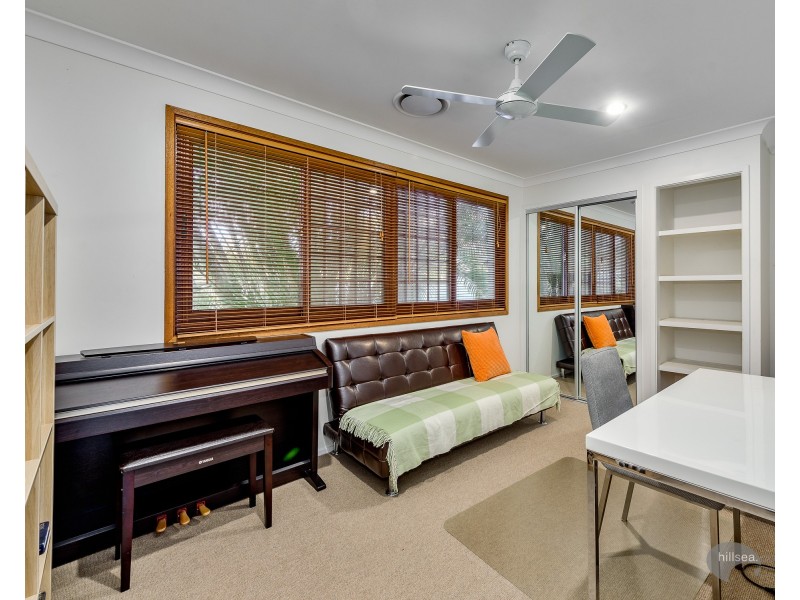 8 Anchorage Way, Biggera Waters QLD 4216