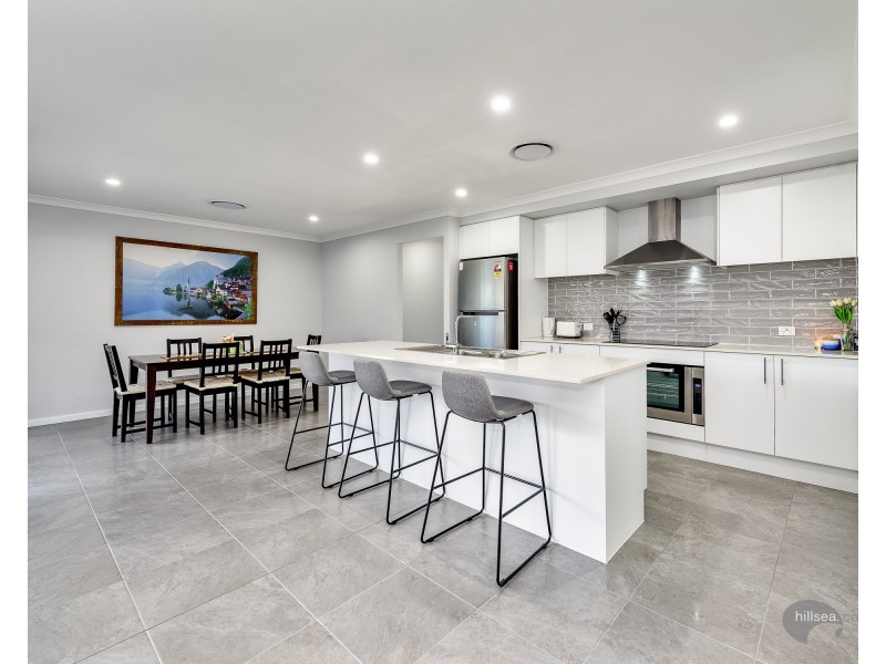 30 Harriet Lane, Oxenford QLD 4210