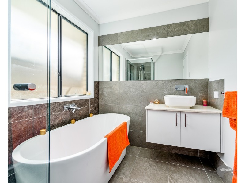 30 Harriet Lane, Oxenford QLD 4210