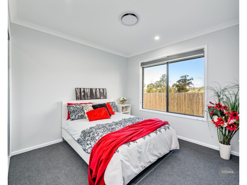 30 Harriet Lane, Oxenford QLD 4210