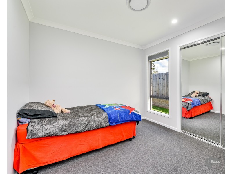 30 Harriet Lane, Oxenford QLD 4210