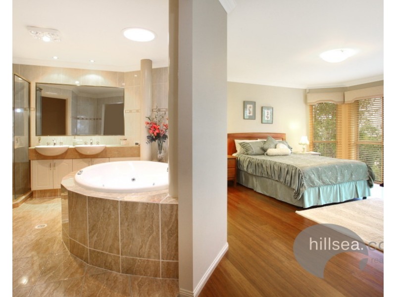 49 Highvale Drive, Helensvale QLD 4212