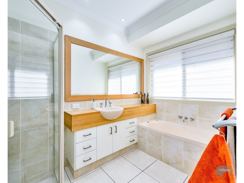 28 John Dalley Drive, Helensvale QLD 4212