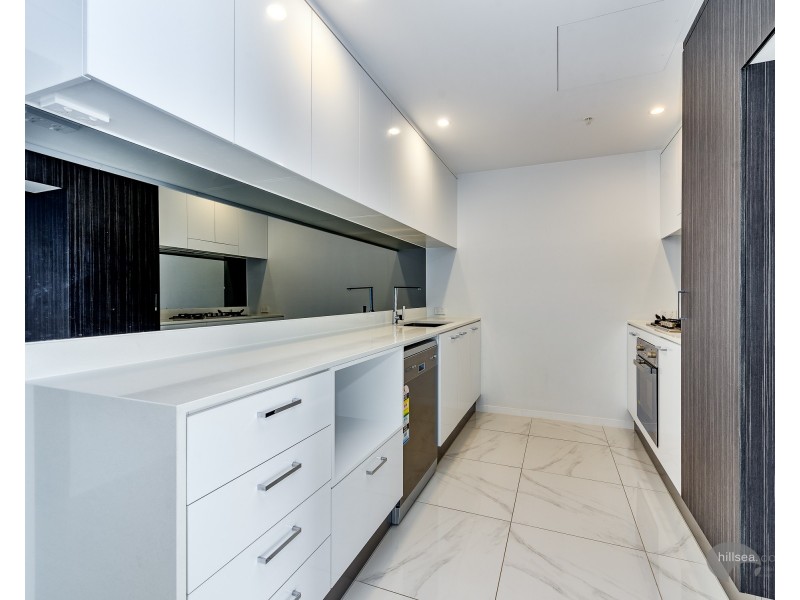 3203/5 Harbour Side Crt, Biggera Waters QLD 4216