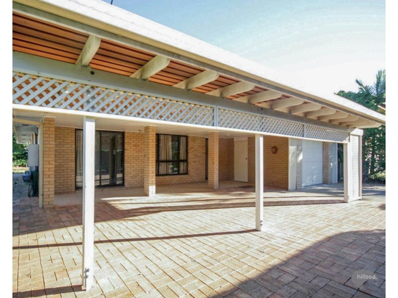 28 Donald Avenue, Paradise Point QLD 4216