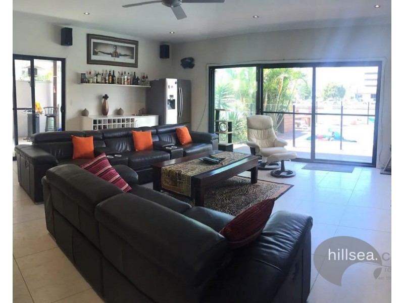 14 Vaggelas Crescent, Biggera Waters QLD 4216