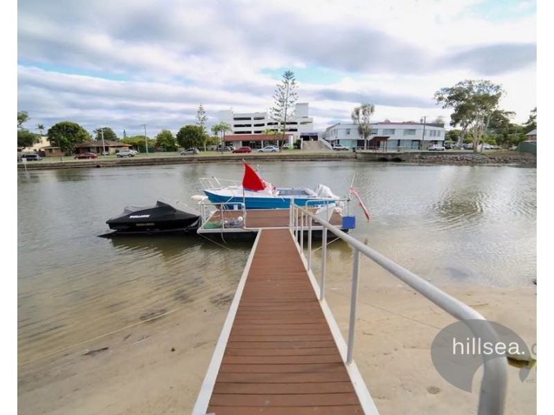 14 Vaggelas Crescent, Biggera Waters QLD 4216