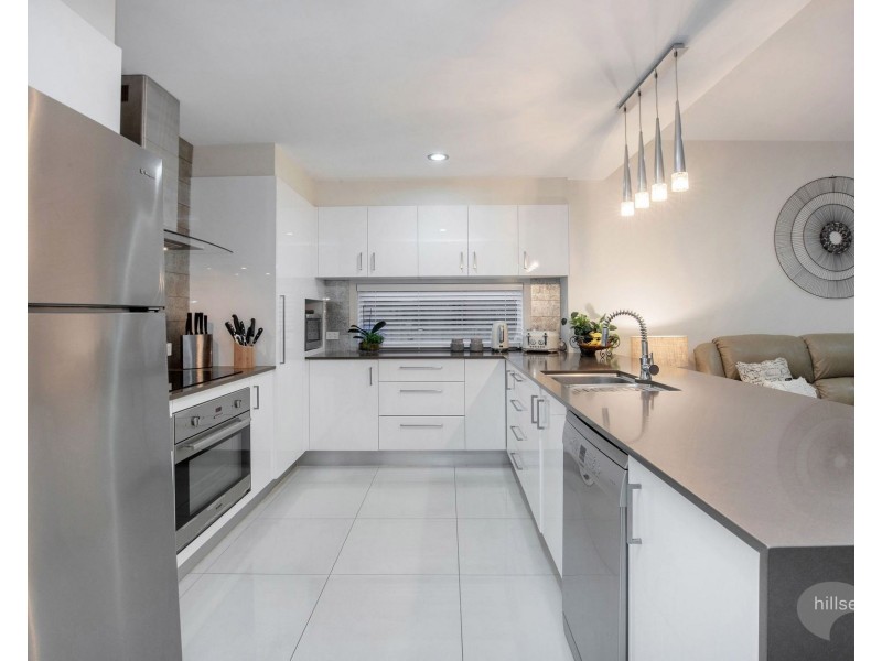 2/21 Scoter Avenue, Paradise Point QLD 4216