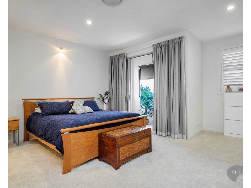 2/21 Scoter Avenue, Paradise Point QLD 4216
