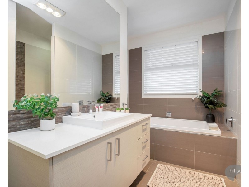2/21 Scoter Avenue, Paradise Point QLD 4216