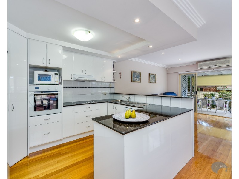 2/25 Teal Avenue, Paradise Point QLD 4216