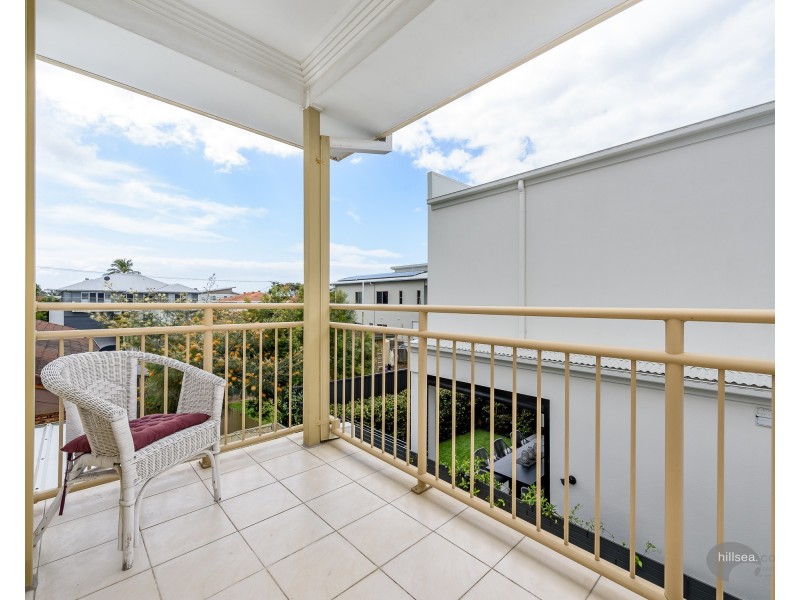 2/25 Teal Avenue, Paradise Point QLD 4216