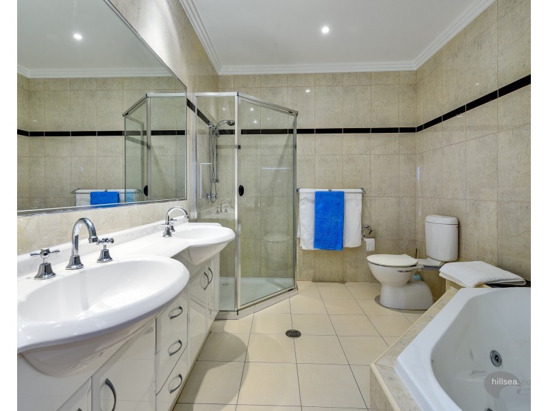 2/25 Teal Avenue, Paradise Point QLD 4216