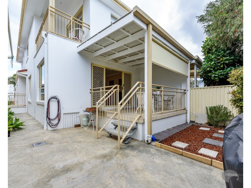 2/25 Teal Avenue, Paradise Point QLD 4216