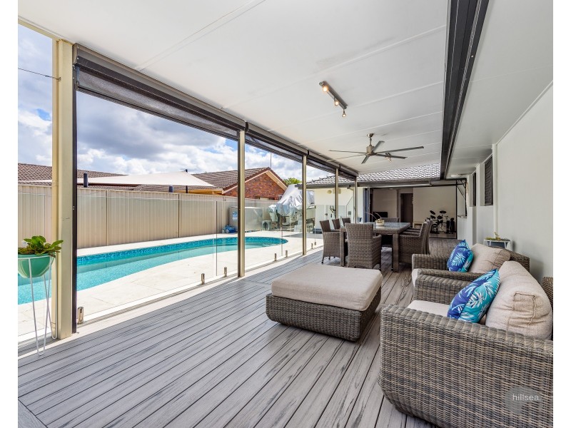 10 Tradewinds Avenue, Paradise Point QLD 4216