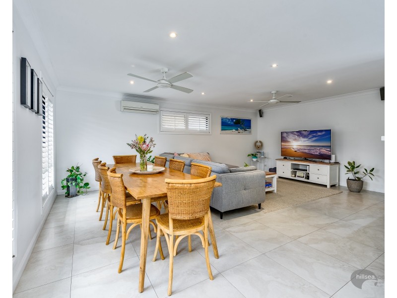 10 Tradewinds Avenue, Paradise Point QLD 4216