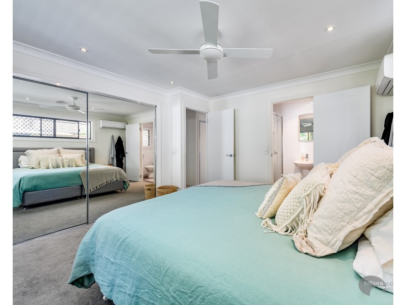 10 Tradewinds Avenue, Paradise Point QLD 4216