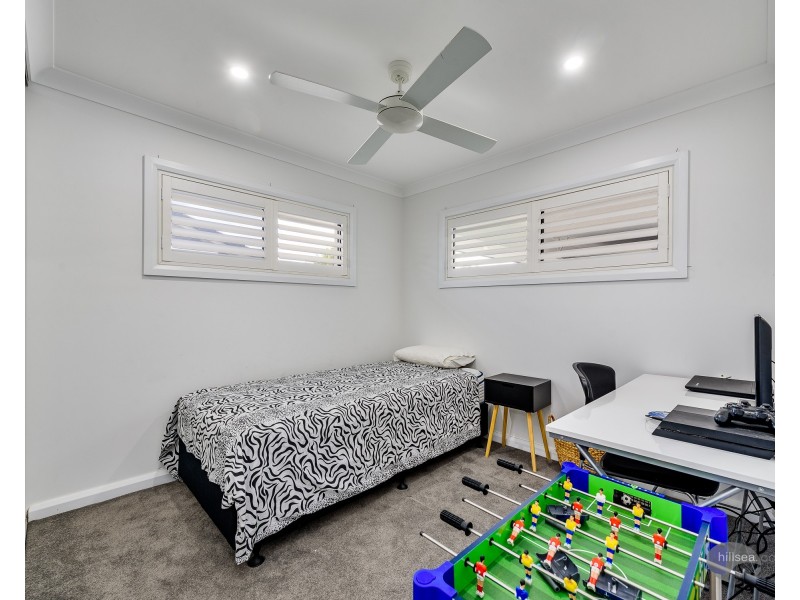 10 Tradewinds Avenue, Paradise Point QLD 4216