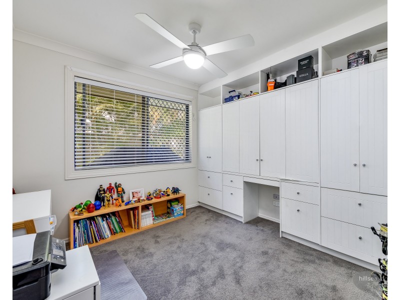 10 Tradewinds Avenue, Paradise Point QLD 4216