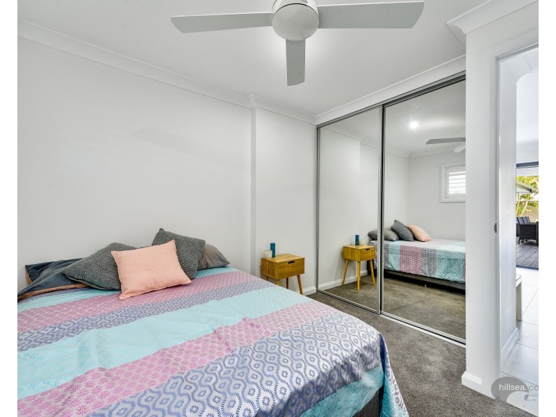 10 Tradewinds Avenue, Paradise Point QLD 4216