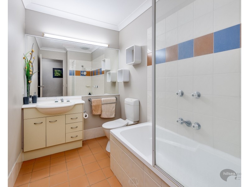 2/183 Coombabah Road, Runaway Bay QLD 4216