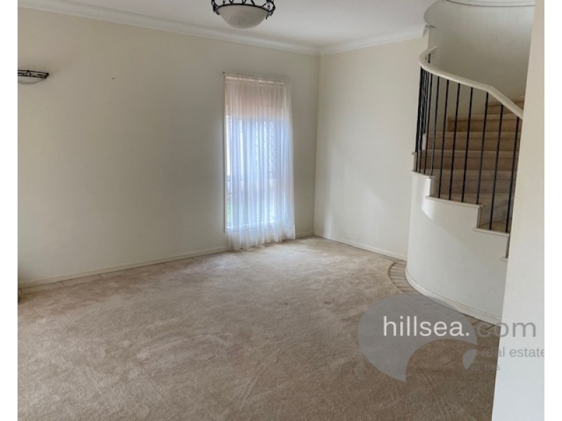 53 Ingles Circuit, Arundel QLD 4214