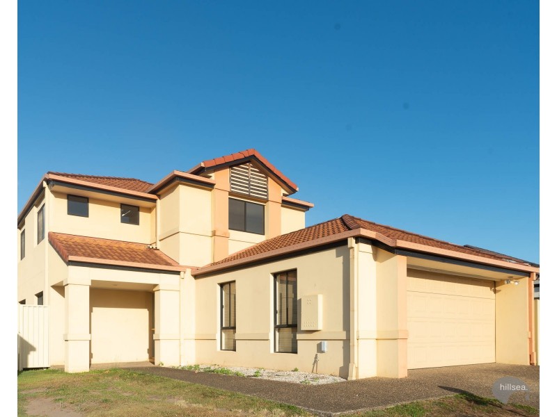 77 Tee Trees Boulevarde, Arundel QLD 4214