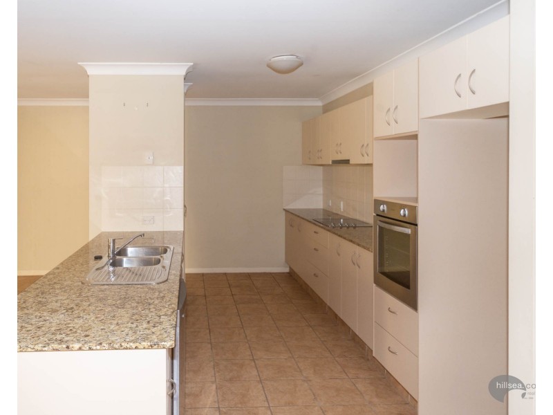 77 Tee Trees Boulevarde, Arundel QLD 4214