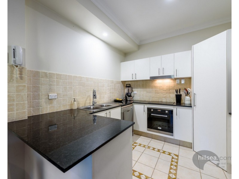 6/395 Pine Ridge Road, Runaway Bay QLD 4216
