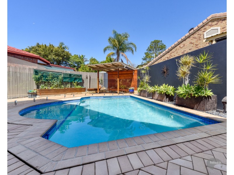 2/10 Neville Avenue, Southport QLD 4215