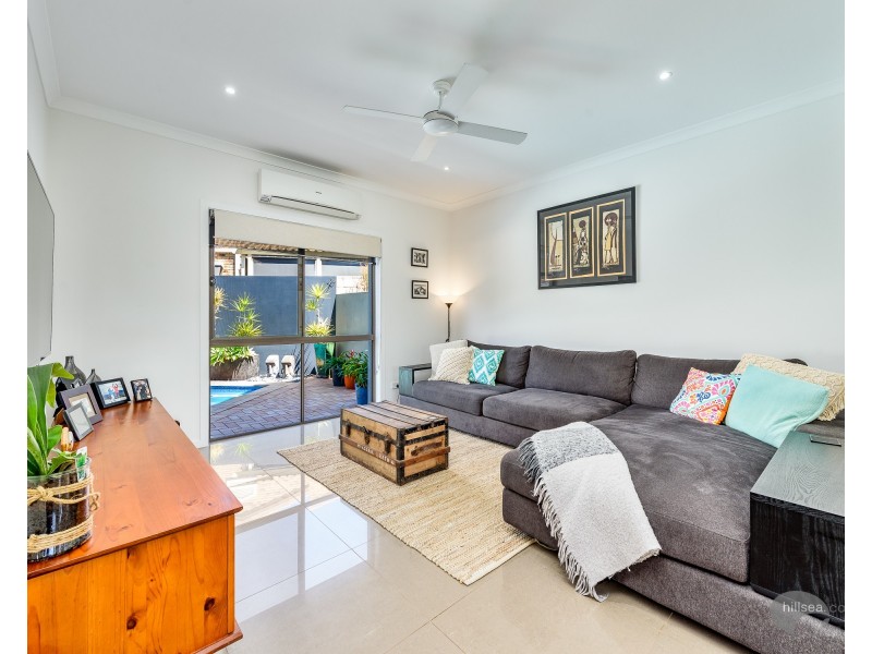 2/10 Neville Avenue, Southport QLD 4215