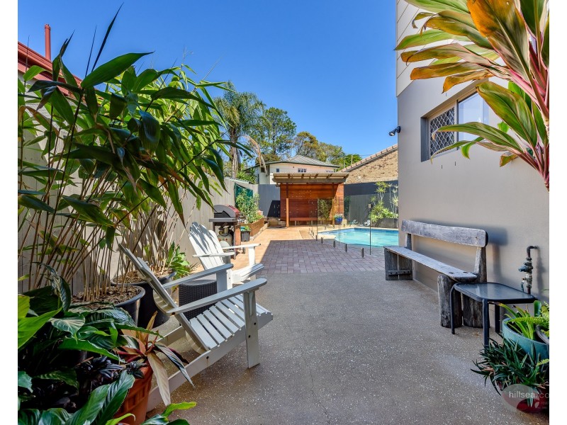 2/10 Neville Avenue, Southport QLD 4215