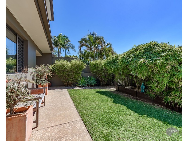 2/10 Neville Avenue, Southport QLD 4215