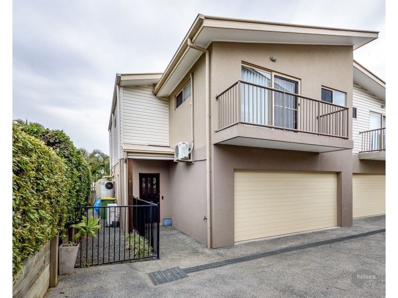 2/18 Fourth Avenue, Labrador QLD 4215