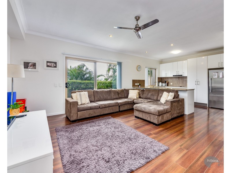 2/18 Fourth Avenue, Labrador QLD 4215