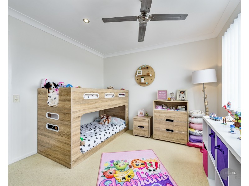 2/18 Fourth Avenue, Labrador QLD 4215