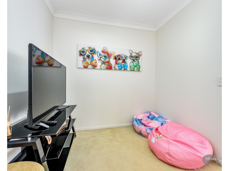 2/18 Fourth Avenue, Labrador QLD 4215