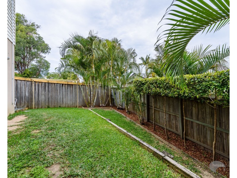 2/18 Fourth Avenue, Labrador QLD 4215