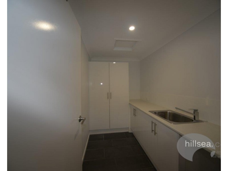 1/7 Robin Joy Close, Labrador QLD 4215
