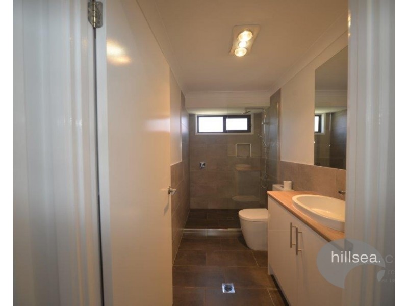 1/7 Robin Joy Close, Labrador QLD 4215